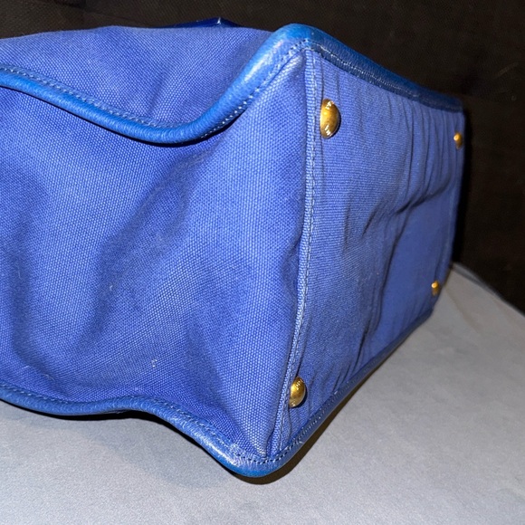 💙 Prada 💙 - Picture 15 of 16